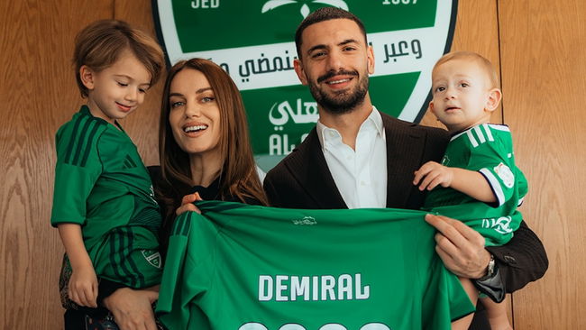 Merih Demiral ve Heidi Lushtaku boşanıyor mu? Sosyal medya hamlesi dikkat çekti