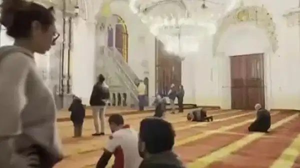 Konya'da camideki görüntülere 'uygunsuz davranış' soruşturması