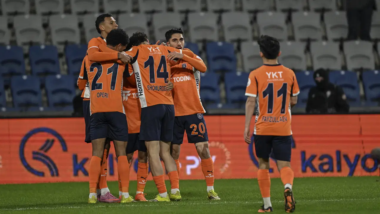 Başakşehir, Konyaspor'u Selke ile yıktı!
