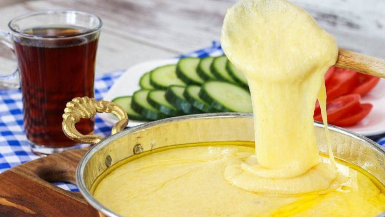 Kahvaltıların vazgeçilmez lezzeti: Muhlama Tarifi