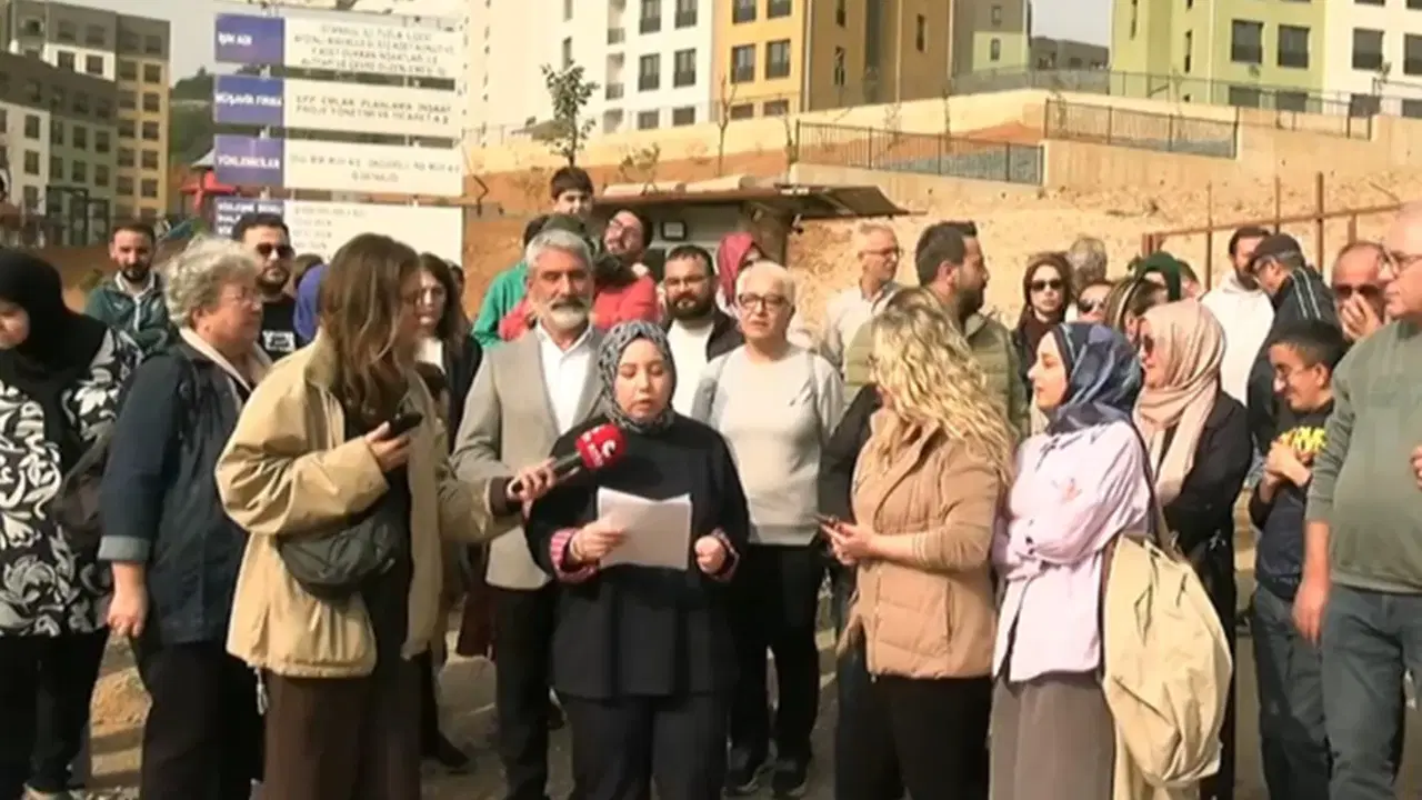 TOKİ Tuzla Konutları önünde 'Evlerimizi istiyoruz!' eylemi