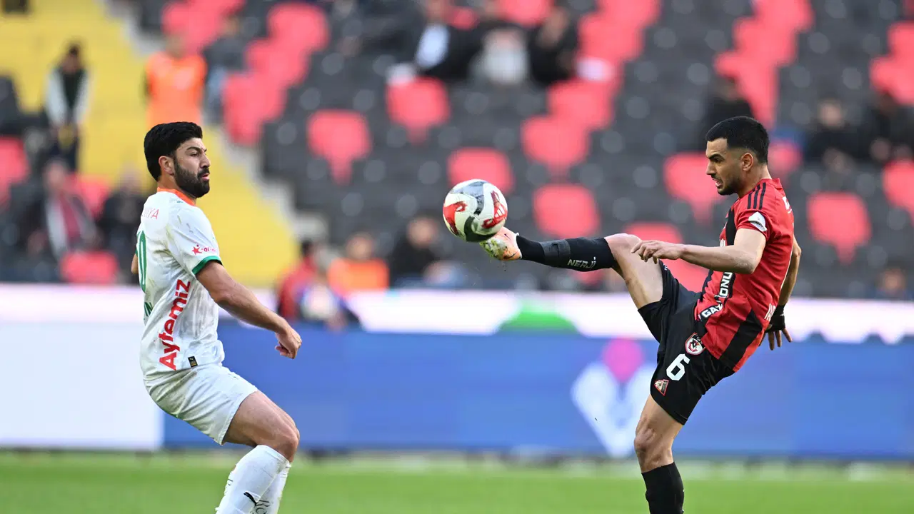 Gaziantep FK - Alanyaspor maçında kazanan çıkmadı! 