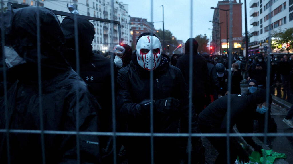 Fransa'da yeni protesto dalgası: 70 bin güvenlik görevlisi teyakkuzda