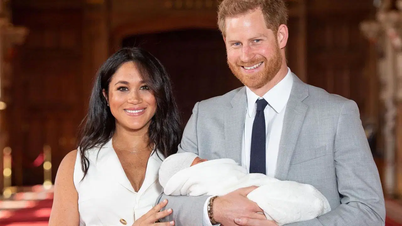 Prens Harry ve Meghan Markle İngiltere'ye döndü: Çocuklarının okulu için velilere 'gizlilik' mektubu