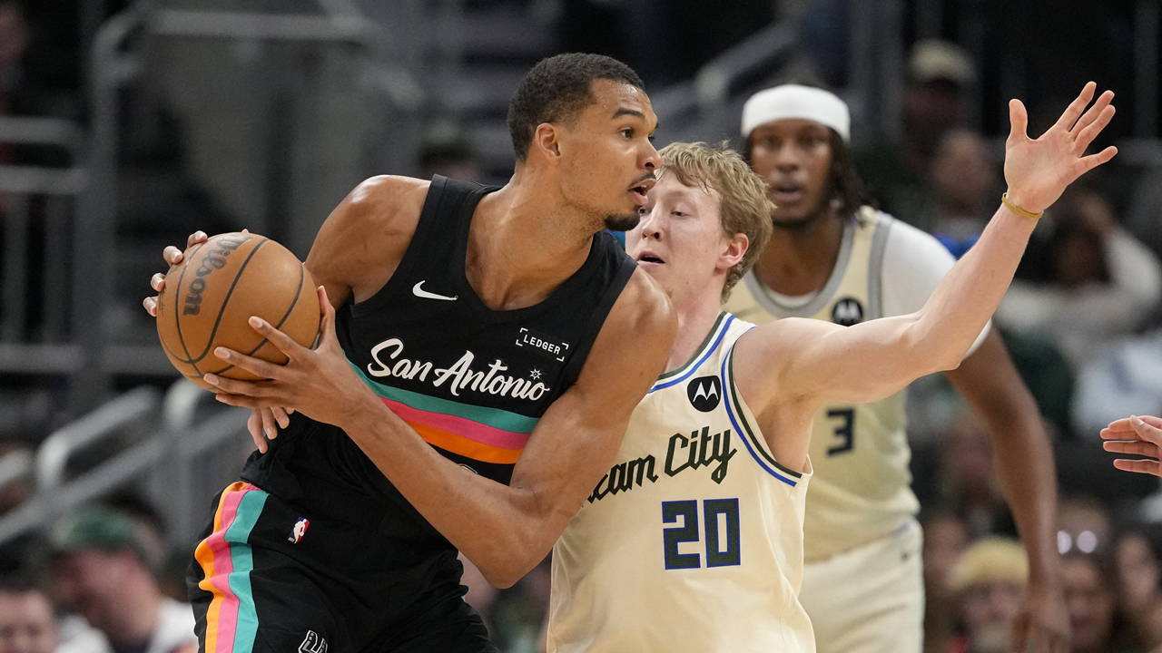 NBA'de Spurs, Bucks'ı yenerek üst üste 8. galibiyetini aldı