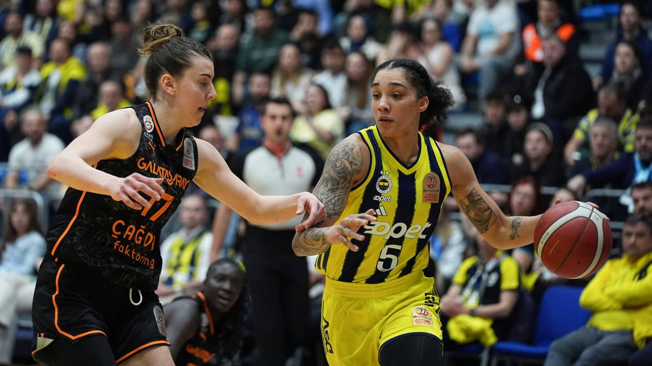 Galatasaray Çağdaş Faktoring'i mağlup etti: Fenerbahçe Opet şampiyonluğa bir adım daha yaklaştı!