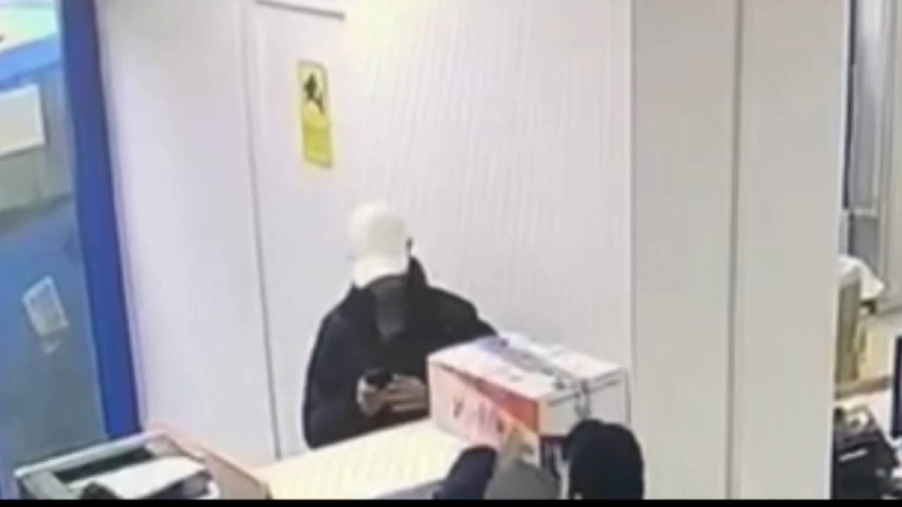 İstanbul’da kargo dolandırıcılığı: Çok sayıda çalıntı eşya ele geçirildi!