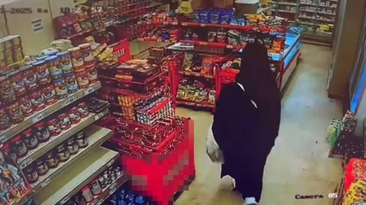 15 yaşındaki çocuk çarşaf giyerek hırsızlık yaptı: O anlar görüntülendi
