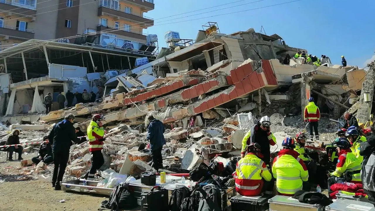 26 kişi hayatını kaybetmişti... Yağmur Apartmanı avukatı Akpek: 'Siyasi sorumlular korunuyor'