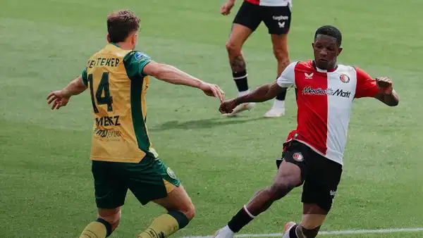 Galatasaray'ın rakibi Feyenoord'a Den Haag çelmesi