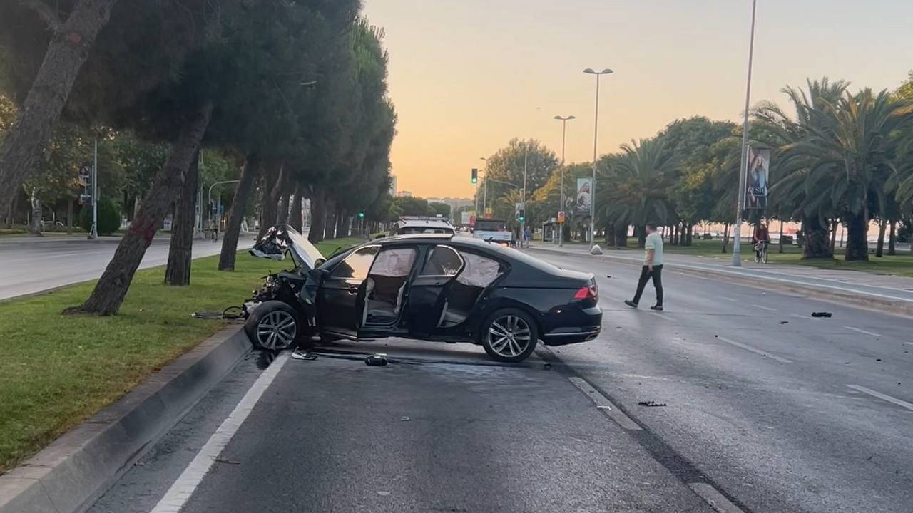 İstanbul'da seyir halindeki iki otomobil çarpıştı: Yaralılar var!