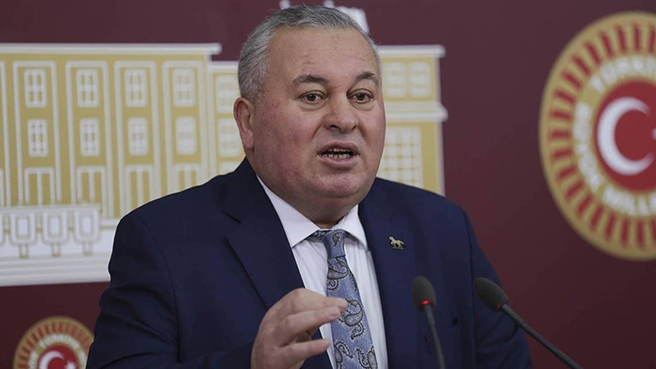 Ülkücü kökenli CHP'li vekil Cemal Enginyurt'tan 'sağcılık' eleştirilerine yanıt: 'Sağcı düşmanlığı yaparak CHP'ye zarar veriyorsunuz'