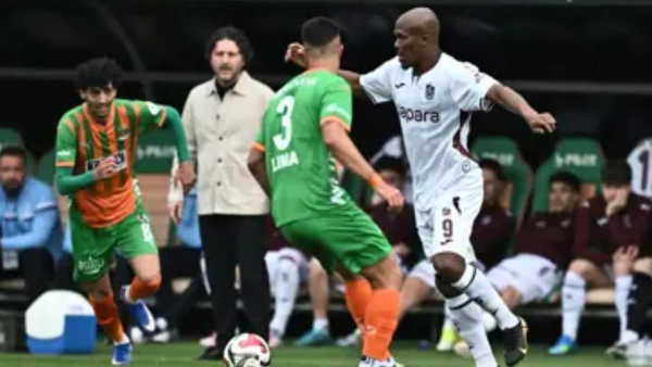 Alanyaspor’la deplasmanda berabere kalıp zirve yarışında yara aldı: Trabzonspor’a celme
