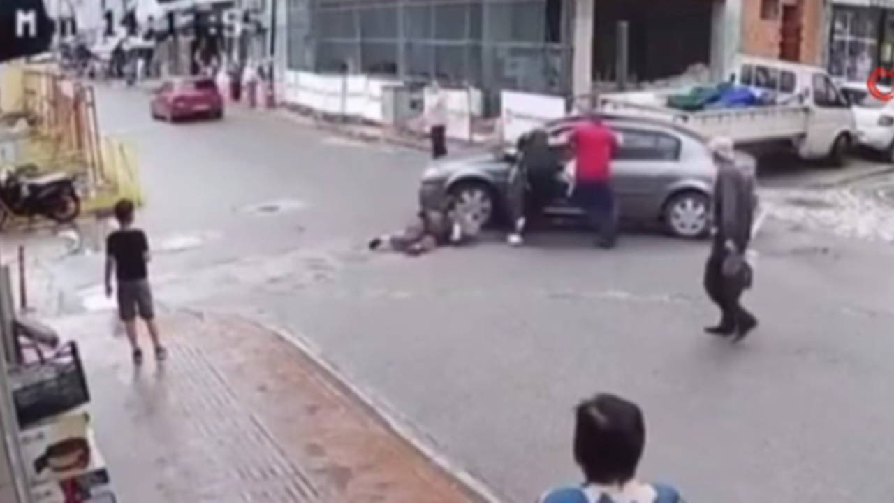 Korku dolu anlar kamerada: Sürücü az kalsın faciaya neden oluyordu