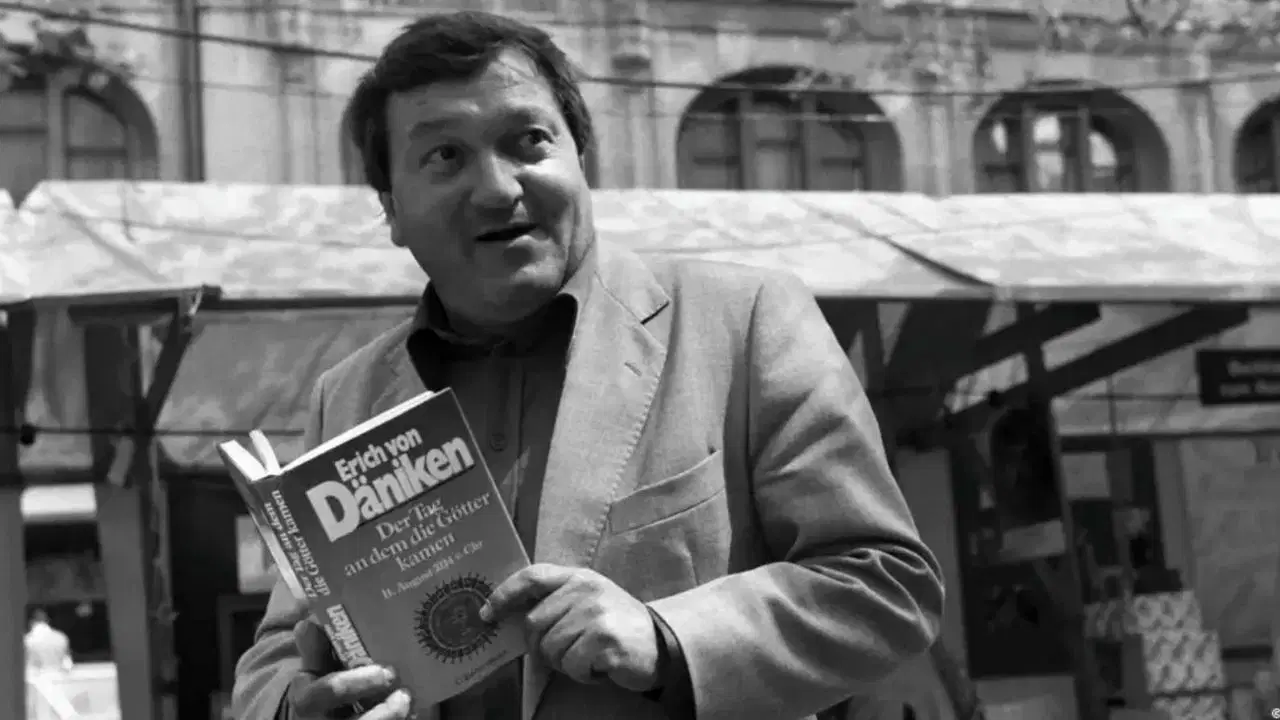 'Tanrıların Arabaları' kitabının yazarı hayatını kaybetti