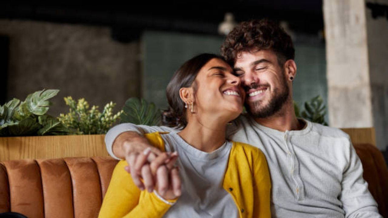 Hayatındaki her şeyi ilişkisine göre şekillendiren 5 burç: Bu burçlar adeta aşk merkezli yaşıyor...