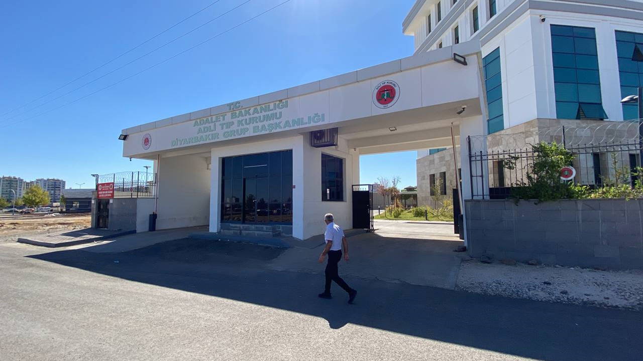 18 yaşındaki Töre, evinin banyosunda ölü bulundu