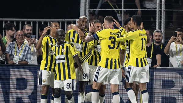 Spor yazarları Fenerbahçe - Sturm Graz maçını değerlendirdi: 'Elit kadro, elit oyun, mutlu Fenerbahçe!'