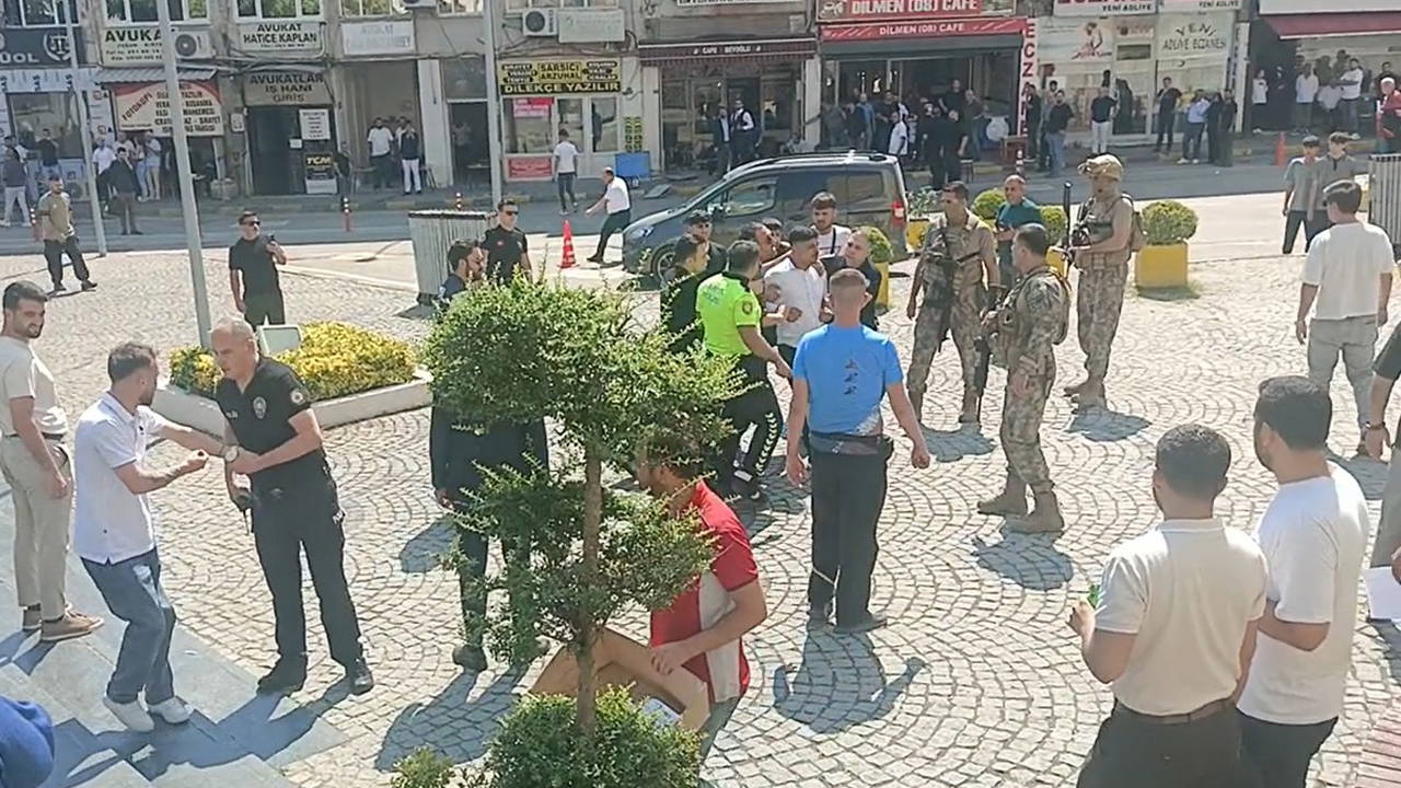 Bursa Adliyesi'nde kavga: 1'i polis 3 yaralı, 5 gözaltı