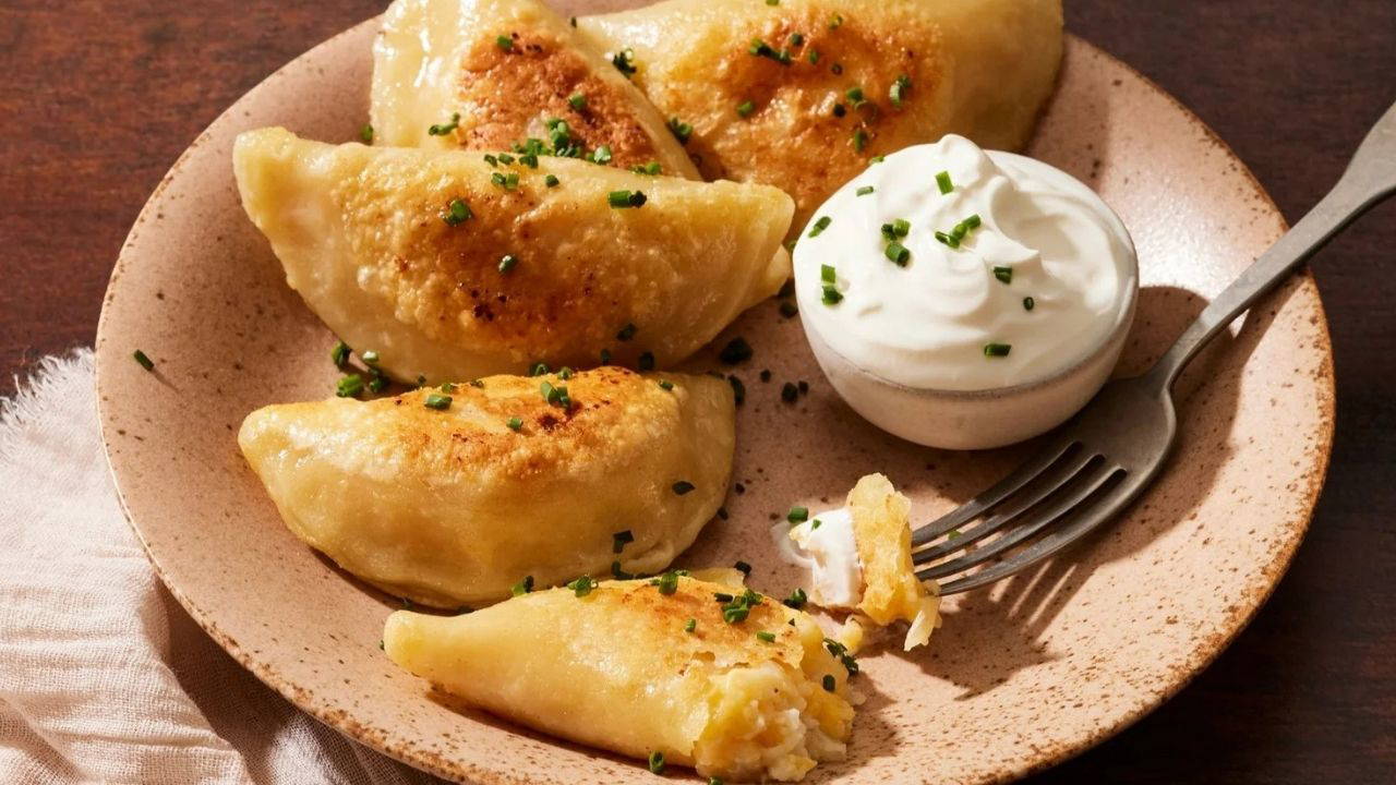 Polonya mutfağından enfes lezzet: Pierogi tarifi