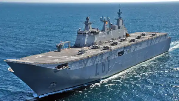 Fransa Akdeniz'e amfibi helikopter gemisi konuşlandırdığını duyurdu