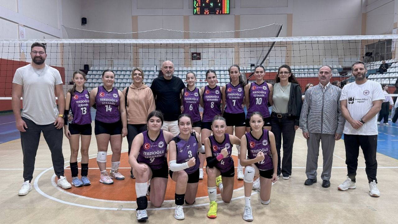 Hopa Belediye Başkanı Cihan: 'Bu kent kadınların gücüyle ve sporla gelişmeye devam etsin'