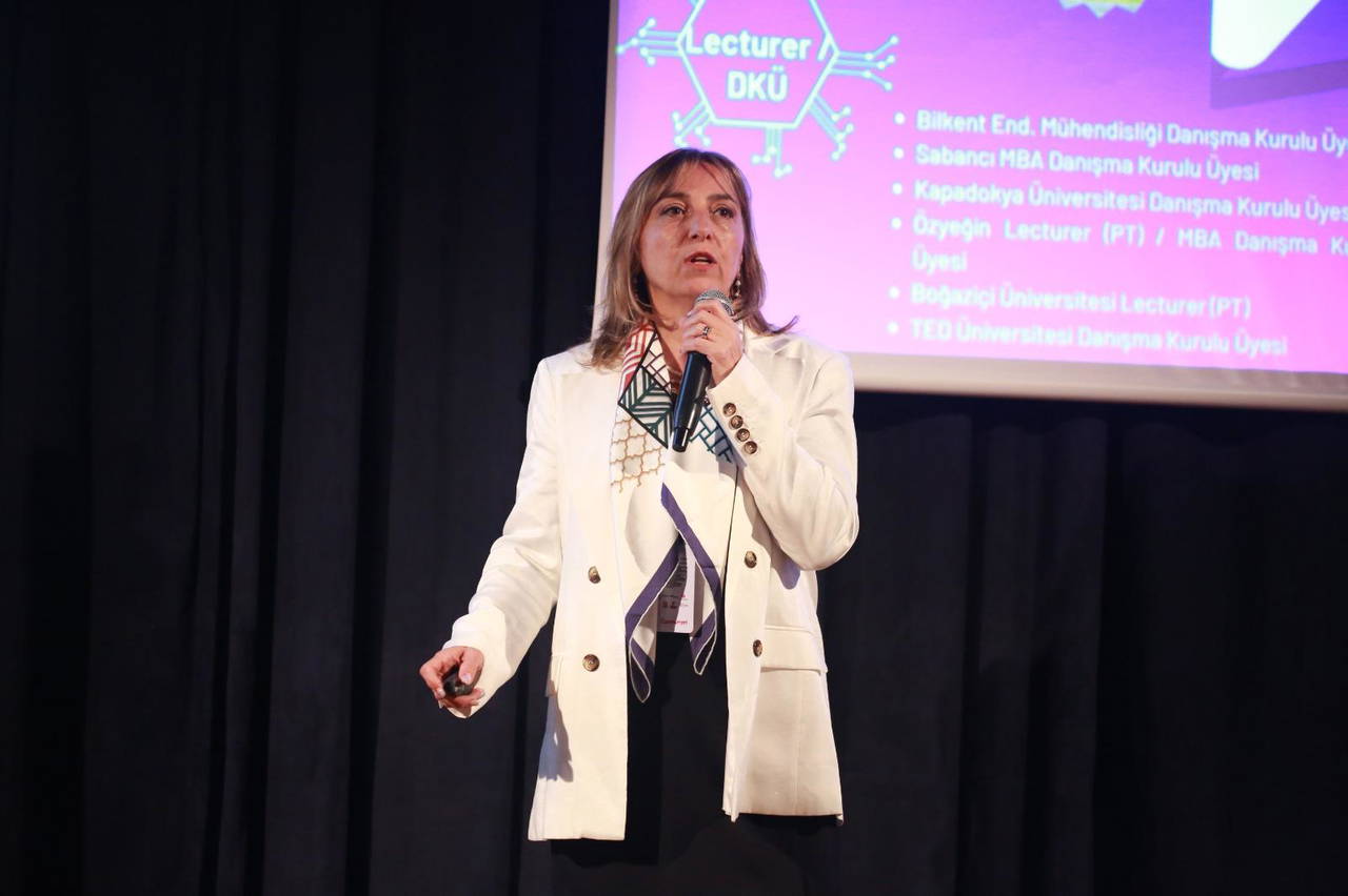 Cumhuriyet'in eğitim vizyonu zirvede yeniden yorumlandı