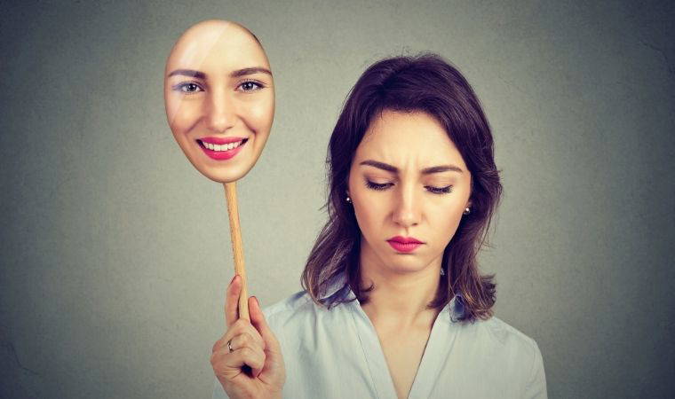 Duygularını en iyi gizleyen 4 burç: Bu burçlar kendilerini kontrol etmeyi fazlasıyla iyi biliyor...