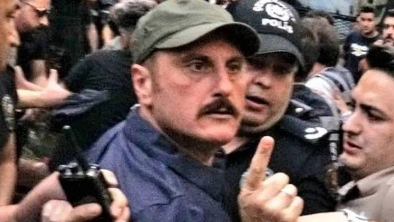 Gazetecilere ve protestoculara sert müdahaleleriyle anılıyordu: Hanifi Zengin 1. Sınıf Emniyet Müdürü rütbesine terfi etti