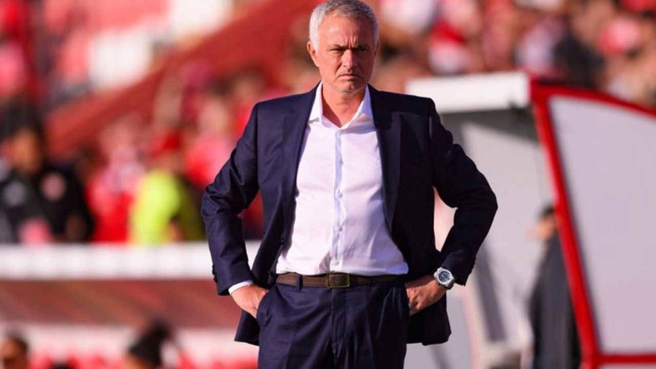 Mourinho, Portekiz'e galibiyetle döndü