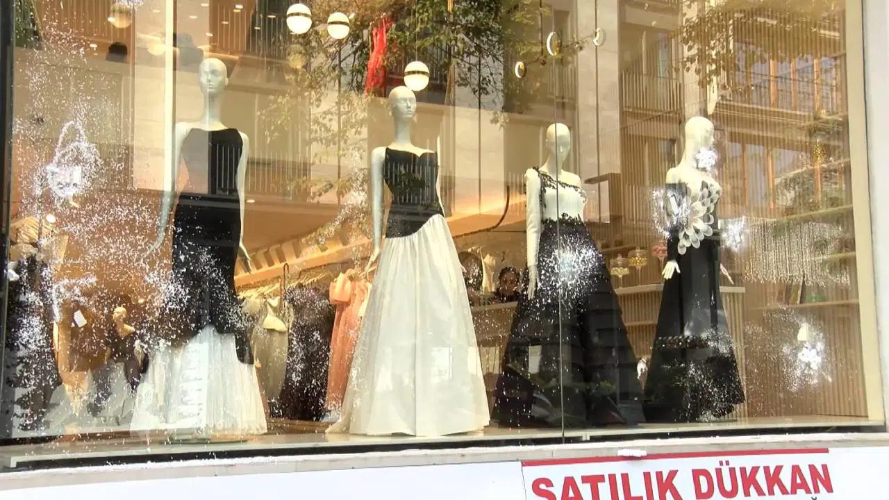 Nişantaşı'nda gelinlik satan mağazaya silahlı saldırı!