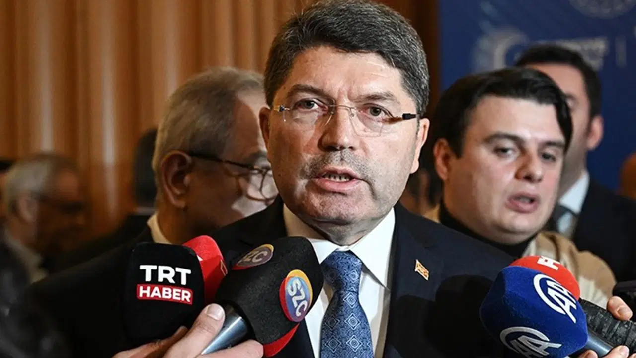 Bakan Tunç, yargıdaki yeni düzenlemeleri duyurdu: Duruşmalar en fazla 2 ay ertelenebilecek, temyiz ve istinaf süreci en geç 6 ayda bitecek!