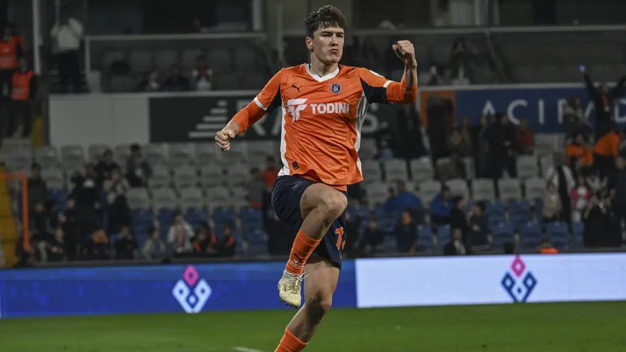 Başakşehir, son dakikada penaltıyla kazandı!