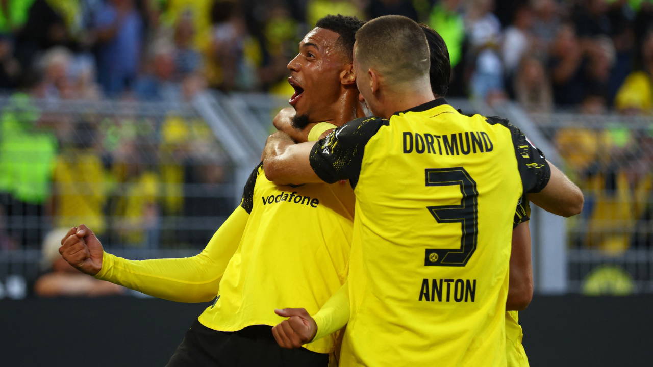 Borussia Dortmund 3 puanı üç golle aldı!