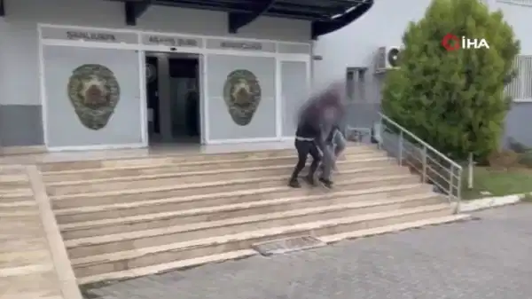 Olay yerine giden polisin parmağını ısırdı!