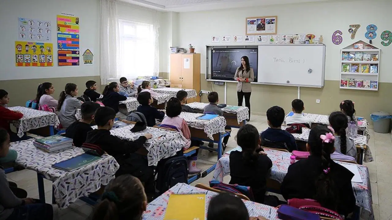 MEB’in öğretmen atama ve yer değiştirme yönetmeliğinde değişiklik
