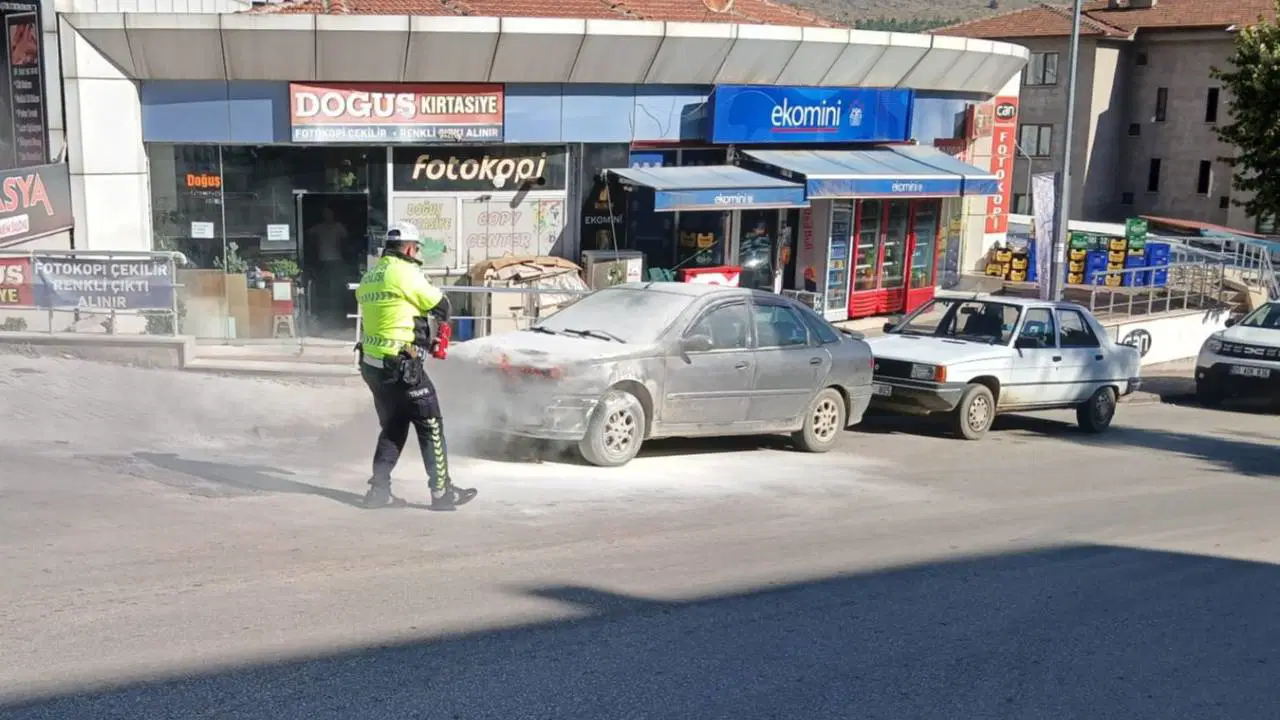 KPSS’ye girdi: Sınav sırasında otomobili yandı