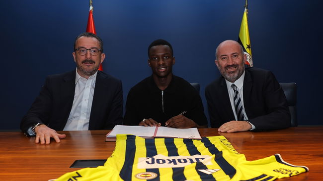 Genç futbolcuya 5 yıllık imza