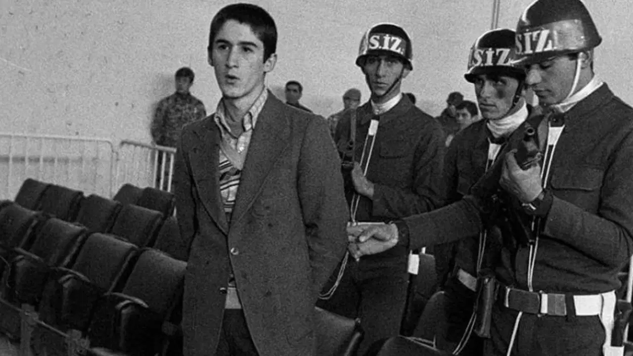 Özgür Özel'den 'Erdal Eren' mesajı: Son bakışlarını unutmadık