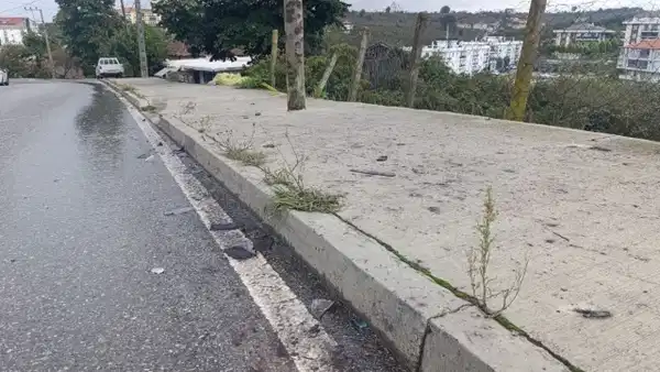 Sakarya'da üç tekerlekli elektrikli motosiklet ile otomobil çarpıştı: 1 ölü, 1 yaralı