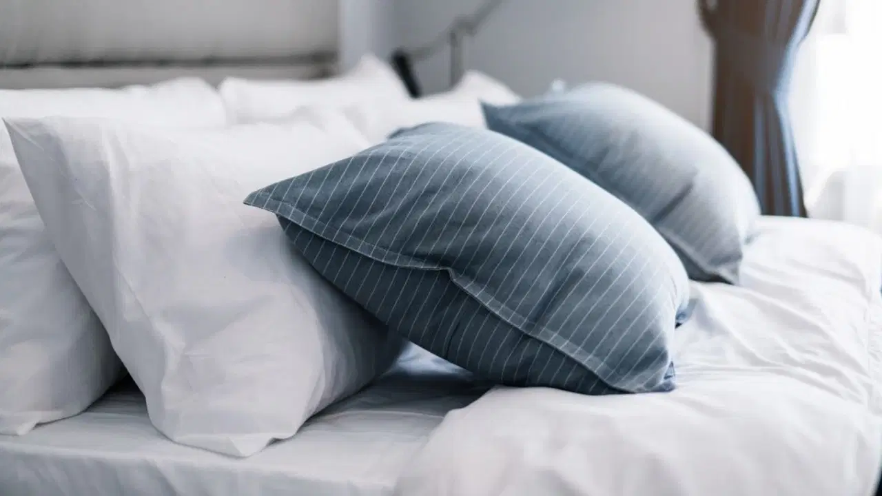 Bel ve boyun ağrısının nedeni bu olabilir: Yatak ve yastık seçimine dikkat!