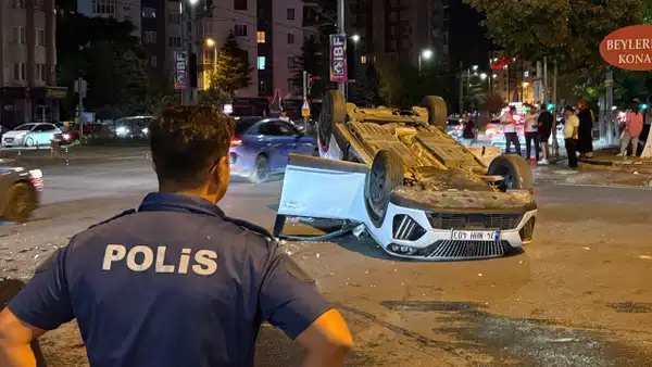 Otomobille çarpışan SUV araç takla attı: 2 yaralı