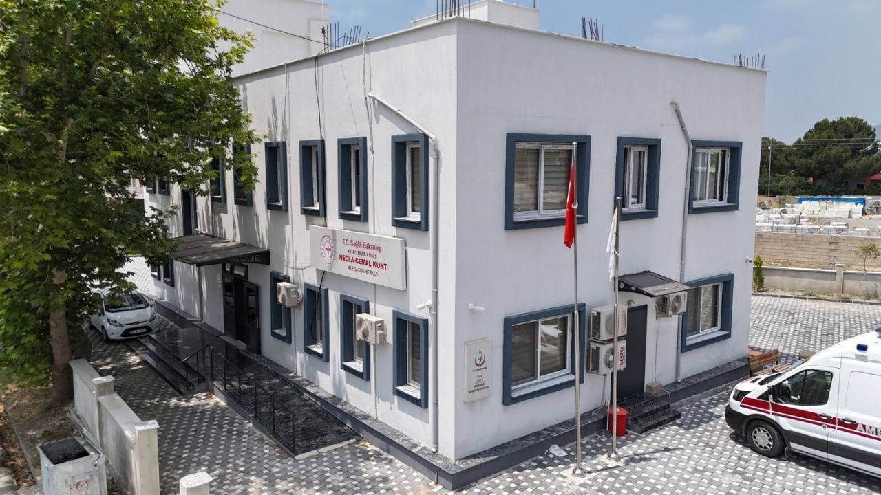 Erzin'de Aile Sağlığı Merkezi ve 112 Acil Sağlık İstasyonu hizmete girdi 