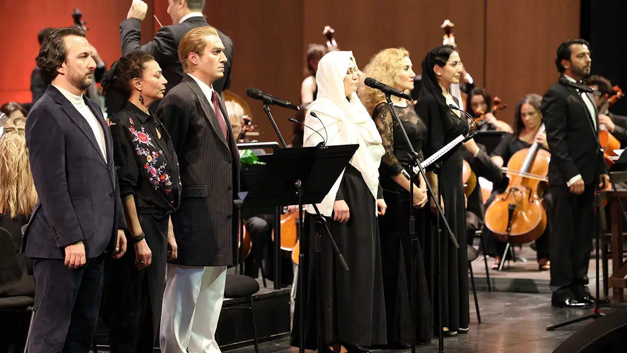 Sanatçılar Atatürk’ü saygı ve özlemle anıyor!