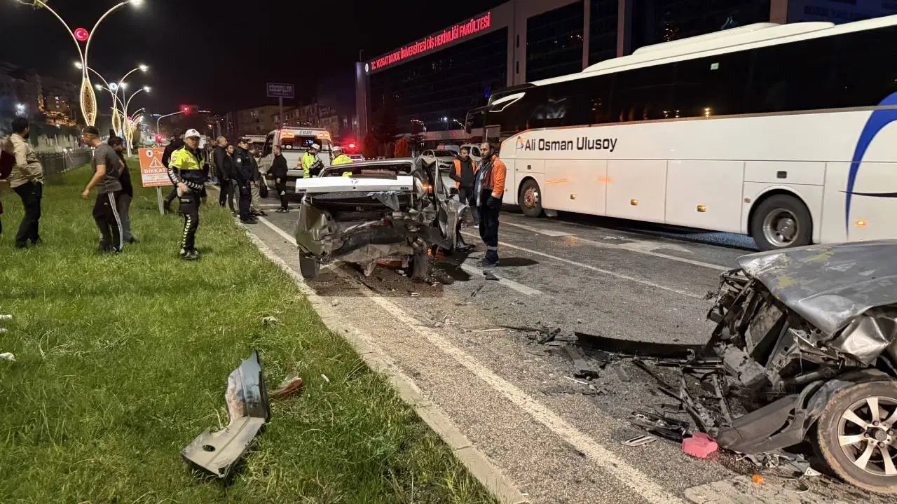 Yozgat'ta zincirleme kaza: Çok sayıda yaralı var...