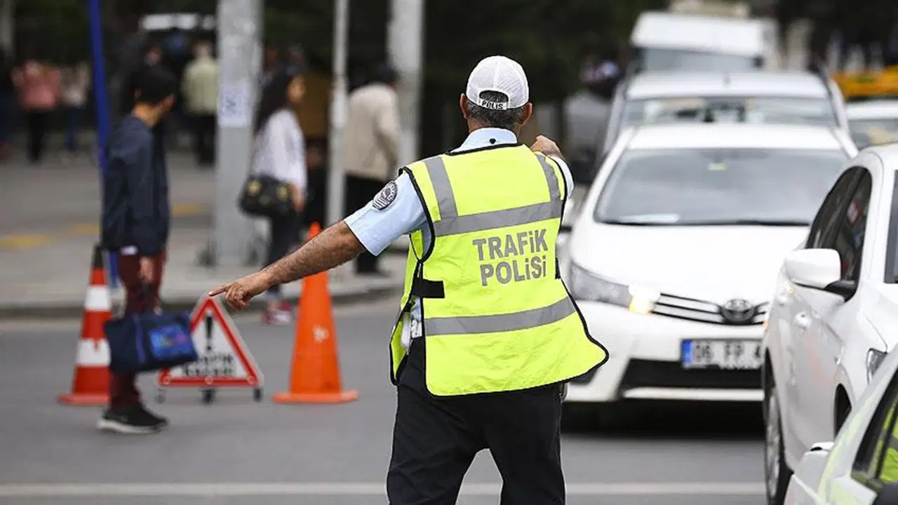 Trafik cezalarında yeni dönem başlıyor: Telefonlara bildirim gönderilecek! İşte madde madde yeni cezalar...