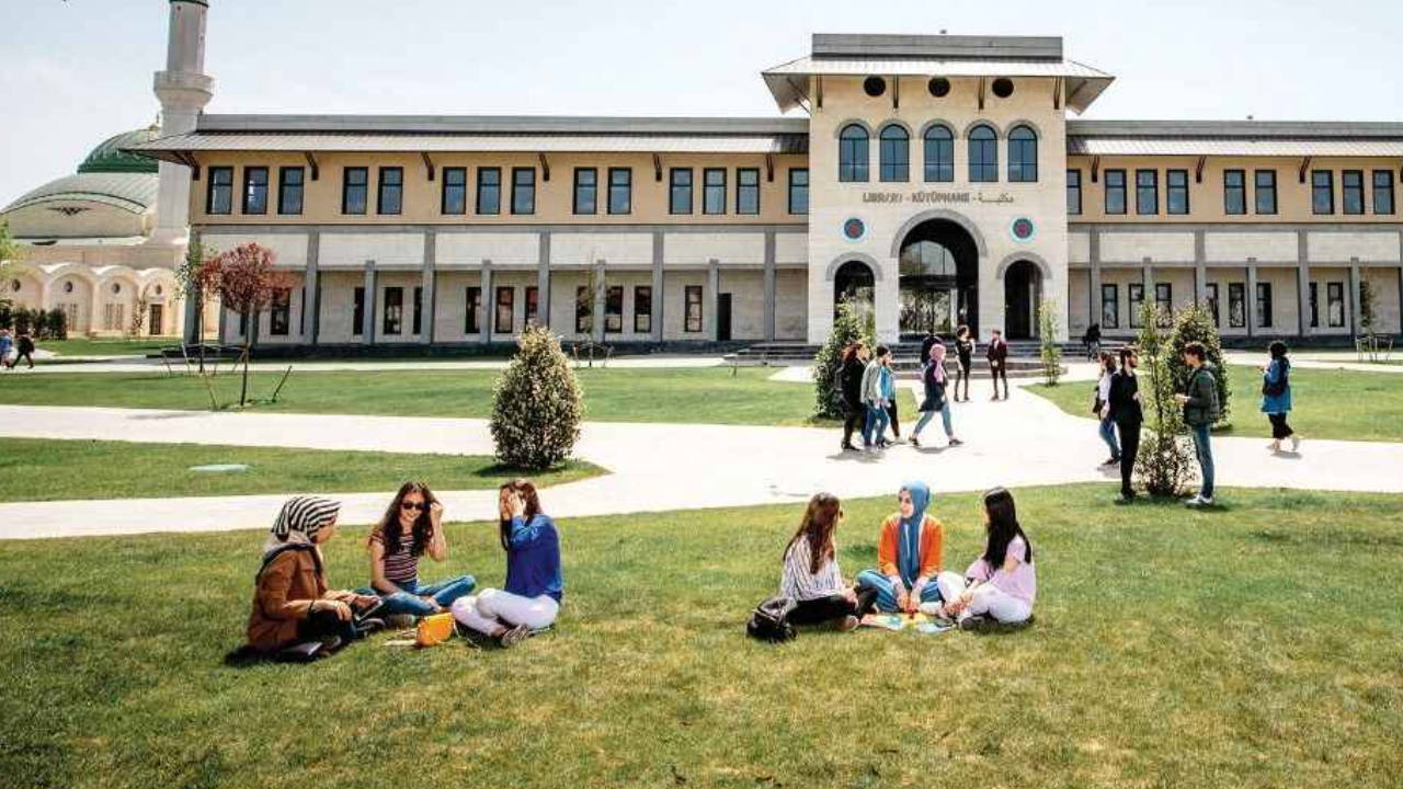 'Üniversiteli Genç Kadınların Sesinden İstanbul' araştırmasının sonuçları: Gece dışarı çıkarken ek önlemler alıyorlar