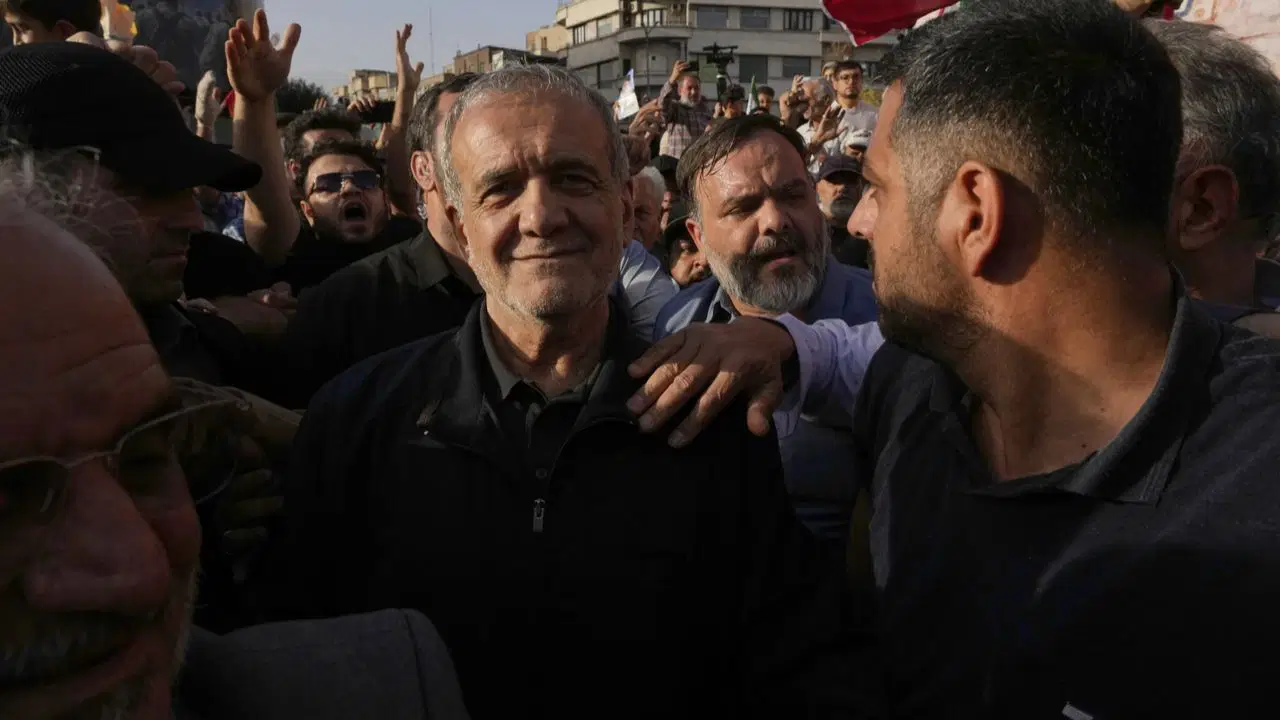 Pezeşkiyan’dan internet açıklaması: Kısıtlamalar kaldırılmalı