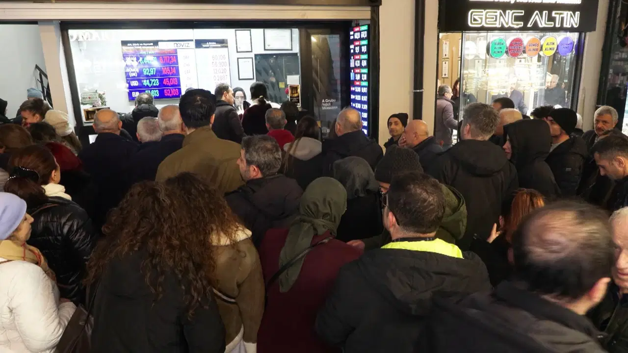 Altın fiyatları düştü: Kapalıçarşı'da yoğunluk oluştu