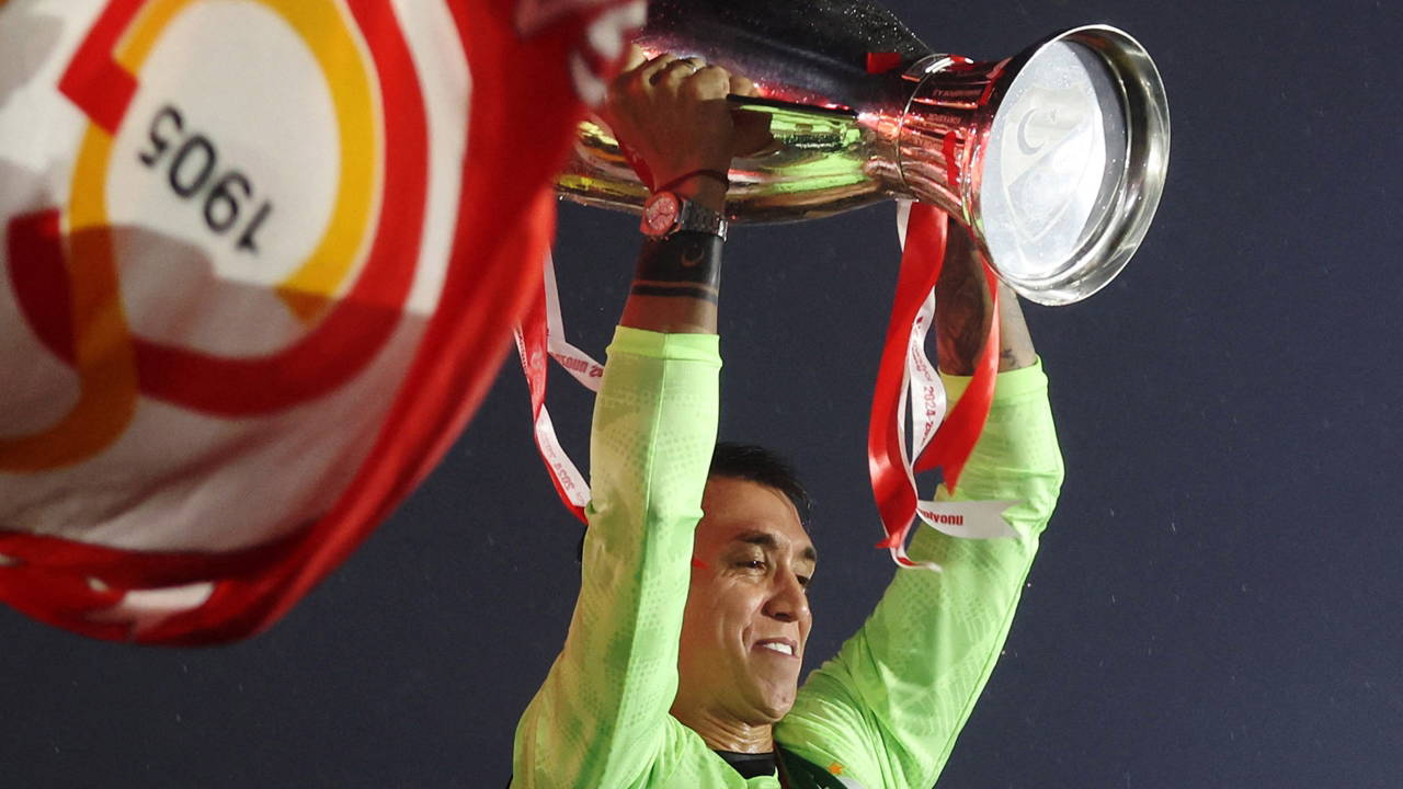 Muslera'nın yeni takımındaki maaşı ortaya çıktı!